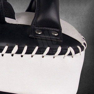 Nouvel Arrivage Promotionnel 2026 BHUTTA ENTERPRISES BE-3803 Bouclier de Frappe de Boxe et d'Entraînement MMA de Haute Qualité en Cuir PU Personnalisable et Protecteur - Product Image 4