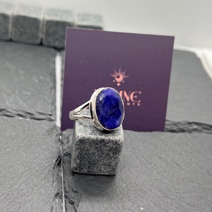 แหวนไพลินสีน้ำเงิน เงินแท้ 925 พลอยธรรมชาติ แหวนทำมือสำหรับเธอ - Product Image 4