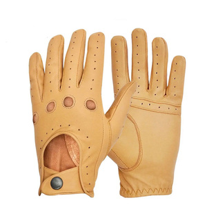 Gants de conduite en cuir véritable pour hommes, gants de conduite classiques faits à la main, gants de luxe avec finition en cuir doux et confortable - Product Image 1