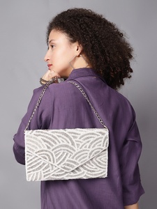 Nouveauté Pochette à bandoulière perlée de créateur pour femmes Sacs à main à chaîne personnalisables Sacs à main Collection de perles de rocaille en gros - Product Image 6