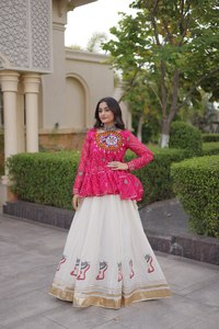 Lehenga Choli et Chaniya Choli Gujarati les plus vendus pour la danse de Garba et Dandiya, disponibles à prix abordable - Product Image 2