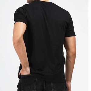 T-shirt décontracté pour homme à manches raglan, motif géométrique color block, coupe classique, col rond, design tricoté - Product Image 2