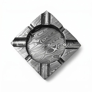 Cendrier de bureau carré en acier Damas fait main, motif unique, décoration moderne minimaliste pour la maison, accessoire pour fumeurs, cadeau - Product Image 3