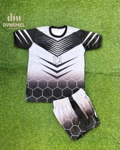ชุดฟุตบอลชาย DYNAMEL WEARS แบบซับลิเมชั่น คอวี แขนสั้น ระบายเหงื่อได้ดี สีเขียว - Product Image 2