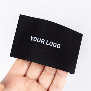 Étiquette tissée rectangulaire personnalisée brodée, noire, avec couture d'un côté, pour vêtements - Product Image 1