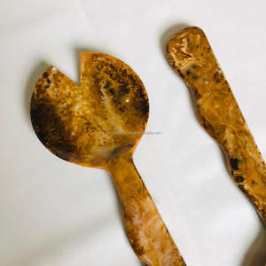 Ensemble de service à salade en résine fait main avec poignée élégante, cuillère et fourchette personnalisables par le fabricant d'Inde - Product Image 4