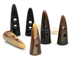 La mejor calidad, venta al por mayor, Real cuerno de búfalo, botón de palanca, 2 agujeros, Color blanco, puntas de cuerno Natural para abrigo de tela + uso de ropa - Product Image 1