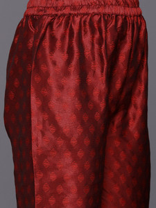 Ensemble Kurta en Soie Rouge avec Dupatta Imprimé – Tenue Traditionnelle pour Femme Inde Pakistan – Décontracté, Longueur Genou, Coupe Classique, Séchage Rapide - Product Image 4