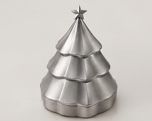 Pot à bonbons de Noël moderne en aluminium moulé, argenté, avec motif arbre à plusieurs niveaux et décor étoile, pour table - Product Image 1