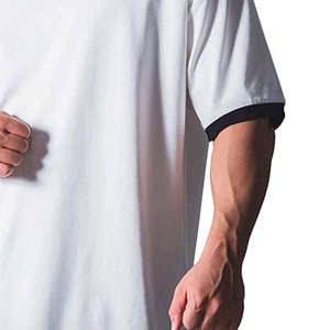 Camiseta holgada de corte oversized hecha con algodón ligero para un look urbano moderno que se siente suave en la piel. - Product Image 6