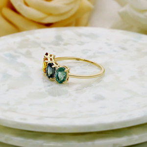 Anillo de Oro Amarillo de 14K con Rubí Ovalado, Esmeralda, Zafiro y Diamante, Anillo de 4 Piedras, Joyería Fina al por Mayor, Anillos de Piedras Preciosas Genuinas Personalizados - Product Image 2