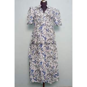 Robe longue maxi vintage en coton bio 100% imprimée à la main, style bohème, manches courtes, pour la plage. - Product Image 1