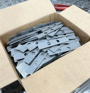 Pièces en tôle d'acier inoxydable fabriquées par CNC, usinage par électroérosion à fil, brochage, découpe laser, gravure pour composants de machines industrielles - Product Image 2