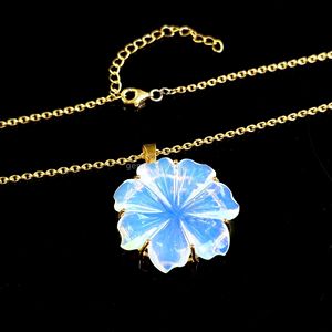 Colgante de flor de opalita grande, collar de cristal tallado a mano para mujer, colgante de piedras preciosas, regalo de cumpleaños, joyería hecha a mano - Product Image 4