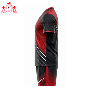 ชุดเสื้อฟุตบอลสีแดงดำสำหรับผู้ชาย พร้อมกางเกงขาสั้น ผ้าโพลีเอสเตอร์ระบายอากาศ ชุดยูนิฟอร์มฟุตบอลสำหรับผู้ใหญ่ - Product Image 2