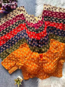 Nueva Colección de Blusas de Algodón Ajrakh con Estampado Ajrakh y Botones Laterales, Mangas Elásticas, Proveedor Indio - Product Image 3