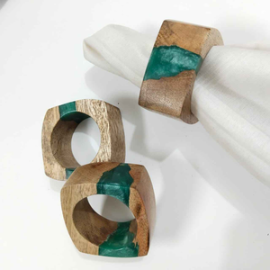 Porte-serviettes tendance en résine époxy et bois d'acacia naturel, fait main, de qualité supérieure, avec motif corail décoratif en résine. - Product Image 3