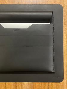 Funda de Piel Genuina, Duradera, Moderna y Portátil, Personalizada para Negocios/Vintage, para Macbook Pro 13 con Portaplumas LS-0212 - Product Image 3