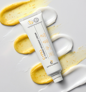 Crème hydratante et nourrissante Differ&Deeper C, soin anti-imperfections léger à la vitamine C, avec emballage en tube et boîte - Product Image 1