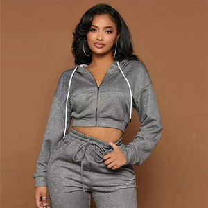 ชุดเซ็ตฮู้ดดี้ซิปสองชิ้นปักโลโก้ด้วยคริสตัลแบบกำหนดเอง และกางเกงขายาวทรงตรงสำหรับผู้หญิง คุณภาพสูง เหมาะสำหรับสาวรูปร่างสูง ชุดวอร์มกำมะหยี่ - Product Image 2