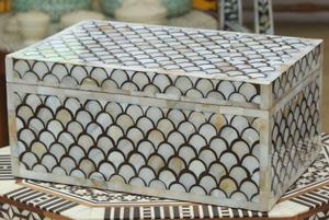 Caja de joyería de diseño moderno con incrustaciones de nácar, caja de almacenamiento decorativa de resina de lujo con incrustaciones de nácar, a un precio muy bajo. - Product Image 2