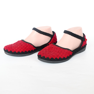 Chaussures plates au crochet faites à la main pour femmes, ballerines Mary Jane tricotées à bride cheville, rouge et noir, collection Pure Art, chaussures artisanales - Product Image 6