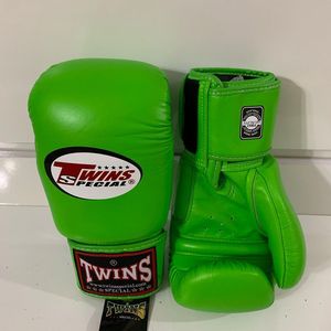 Gants d'entraînement professionnels pour le kick boxing et le Muay Thai, respirants, anti-humidité, protection UV, ajustables, en PU RL-BG-197 - Product Image 6