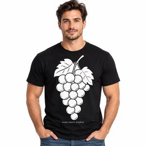 Camiseta de algodón negra de manga corta con cuello redondo y estampado gráfico de uvas para hombre, estilo casual. - Product Image 1
