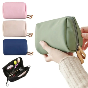 Hot Selling Custom Logo Travel Makeup Bag Pakistan Cosmetic Bag Organizer Makeup Pouch Set Portable Storage Toiletries Bag - Product Image 2
