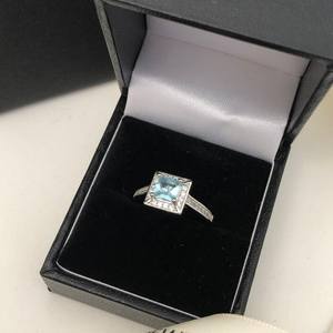 Anillo de Compromiso de Plata de Ley con Aguamarina Piramidal, Regalo de Gema para Cumpleaños de Marzo para Mujeres - Product Image 4