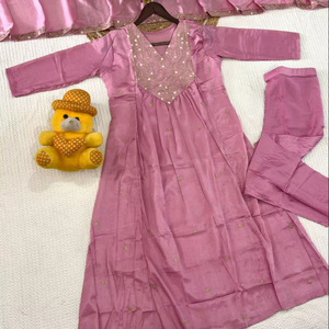 Ensemble haut brodé en chinon et bas en viscose pour femme, avec micro-dupatta en chinon entièrement brodé et dentelle, tenue ethnique de soirée - Product Image 1