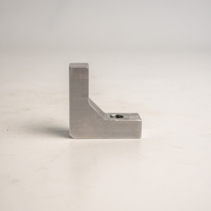 AMT VINA Fabrication Métallique Personnalisée Usinage CNC Service de Fabrication Précise de Supports de Connexion en L Faible MOQ Usine - Product Image 4