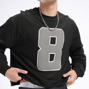 Sudadera Unisex de Corte Regular con Cuello Redondo, Forro Polar, Estampado Personalizado con Número 8 en Gris, Ecológica, Transpirable y Antiencogimiento - Product Image 4