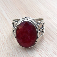 Bague vintage en rubis, style antique, pierre précieuse en rubis, bijou élégant et remarquable