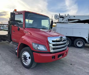 Camión MUY BUENO, EN EXCELENTE ESTADO, de Servicio Mediano, Hino 268 <span class=keywords><strong>2019</strong></span>, Plataforma Plana de 22 pies - 220HP, Automático, Volante a la Izquierda/Derecha, Envío Rápido - Product Image 1