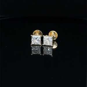 ต่างหูเพชรทรงปรินเซส 1.01 กะรัต เพาะเลี้ยงในห้องปฏิบัติการ ทองคำแท้ 18K ดีไซน์หรูหราสำหรับทุกเพศ เหมาะเป็นของขวัญแทนใจในวันครบรอบ หรืองานเลี้ยง - Product Image 4