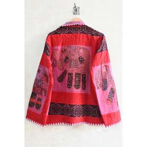 Chaqueta de Invierno Vintage de Algodón Bordado Lavinas Khambadiya, Hecha a Mano, Ecológica, Transpirable, Acolchada, Estilo Boho, con Parches - Product Image 4