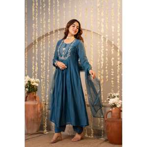 Ensembles de Kurta en Soie Chandari Pure Viscose pour Femmes avec Broderie de Sequins et Tissu de Bas en Soie Chandari Pure Viscose - Product Image 1