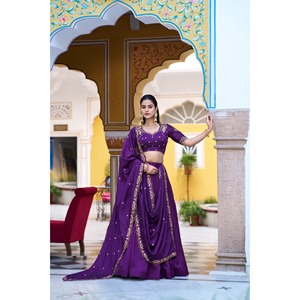 Conjunto de lehenga de seda NC rosa Rani para mujer, con lentejuelas y bordados. - Product Image 4