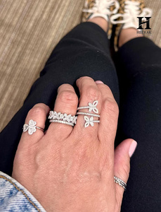 Anillo de Eternidad de Diamantes Florales de Mariposa en Oro Blanco de 14K Personalizado con Diamantes Cultivados en Laboratorio de Corte Marquesa y Redondo para Mujer - Product Image 6