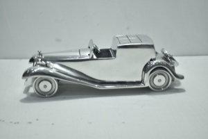 โมเดลรถโลหะขนาดเล็กสุดคลาสสิก งานฝีมือทนทาน เหมาะสำหรับวางบนโต๊ะ ชั้นวางของ และตกแต่งภายใน มีจำหน่ายแล้ว - Product Image 4