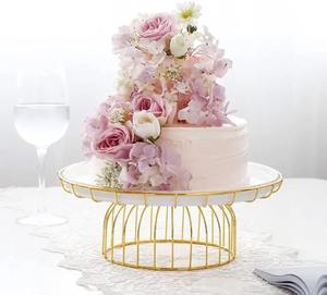 Support à gâteau de luxe en métal doré avec piédestal et bordure en dentelle, plateau de présentation de desserts pour mariage, anniversaire, décoration de fête - Product Image 2