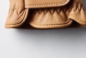 ถุงมือกอล์ฟพรีเมียม ระบายอากาศได้ดี ทำจากหนังคาเบรตต้า สวมใส่สบาย ป้องกันการลื่น เหมาะสำหรับฝึกซ้อมและแข่งขัน ถุงมือกอล์ฟแบบสวมมือเดียว - Product Image 4