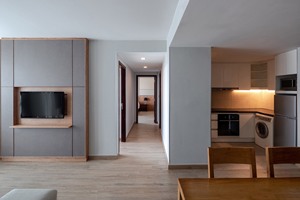 Suelo SPC Rígido Moderno VFLOOR, Resistente al Agua y a los Arañazos, Sistema de Clic, para Uso en Interiores, Tabla Mediana, 5 Años de Garantía - Product Image 2
