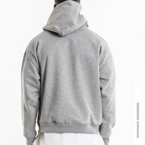 Survêtements personnalisés pour femmes, grammage lourd 500 GSM 350 GSM, en molleton polyester/coton, avec broderie, comprenant un sweat à capuche oversize et un short - Product Image 5