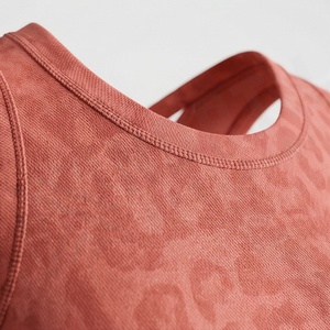 ชุดโยคะ กางเกงเลกกิ้งสีสันตามสั่ง สปอร์ตบรา กางเกงรัดรูปสำหรับออกกำลังกาย ชุดวิ่ง ชุดฝึกซ้อม เสื้อผ้ากีฬาระดับพรีเมียม ขายส่ง - Product Image 4