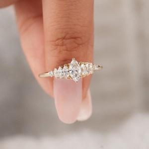 Bague en cluster de diamants taille marquise de 1,00 carat, style floral, cultivés en laboratoire, avec or massif 14 carats, bijoux fins pour demande en mariage pour la mariée - Product Image 2