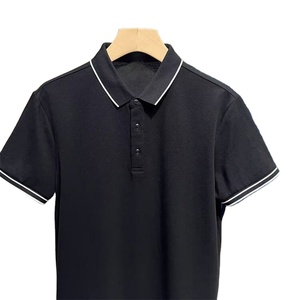Polo homme à manches courtes en soie glacée, col simple et élégant, avec broderie personnalisée du logo OEM et design imprimé. - Product Image 1