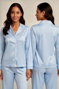 Ensemble de pyjama pour femmes, bleu clair à pois, manches longues, col rabattu, fermeture à boutons, vêtements de nuit classiques - Product Image 1
