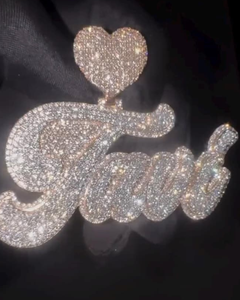 Colgante de Letra Inicial de Dos Tonos con Corazón, Chapado en Rodio, de Plata 925, con Moissanita VVS, Estilo Hip Hop, para Hombre - Product Image 1